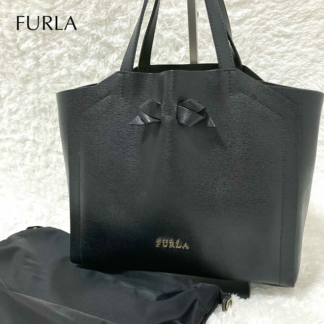 Furla(フルラ)のフルラ トート ハンドバッグ 黒 リボン 金具 サフィアーノレザー ポーチ付 レディースのバッグ(ハンドバッグ)の商品写真