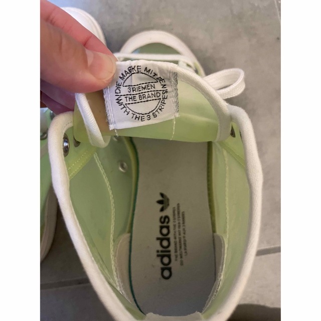 adidas アディダス　スニーカー　 レディースの靴/シューズ(スニーカー)の商品写真