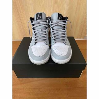 ジョーダン(Jordan Brand（NIKE）)のNIKE AIR JORDAN 1 MID LIGHT SMOKE GREY (スニーカー)