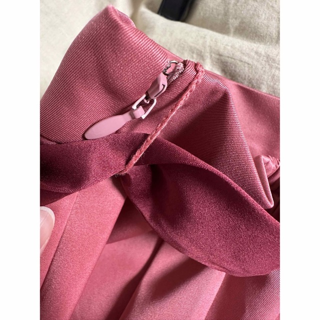 Couture Brooch(クチュールブローチ)のＣｏｕｔｕｒｅ　ｂｒｏｏｃｈバイカラーリボンスカート ピンク/40(L) レディースのスカート(ひざ丈スカート)の商品写真