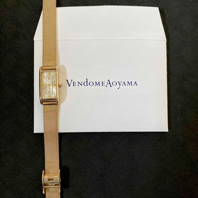 Vendome Aoyama(ヴァンドームアオヤマ)の腕時計　ゴールド　vendome Aoyama おしゃれ　女性用　オフィス レディースのファッション小物(腕時計)の商品写真