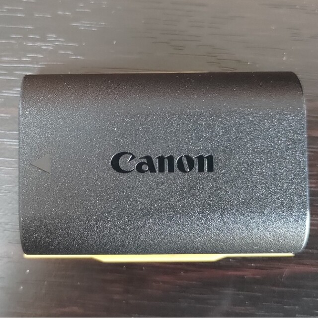 Canon EOS 6D Mark II ボディ  ※おまけバッテリー２個付き