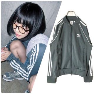 アディダス(adidas)の美品✨adidasトラックジャケット　SST くすみグレーブルー　S(ジャージ)