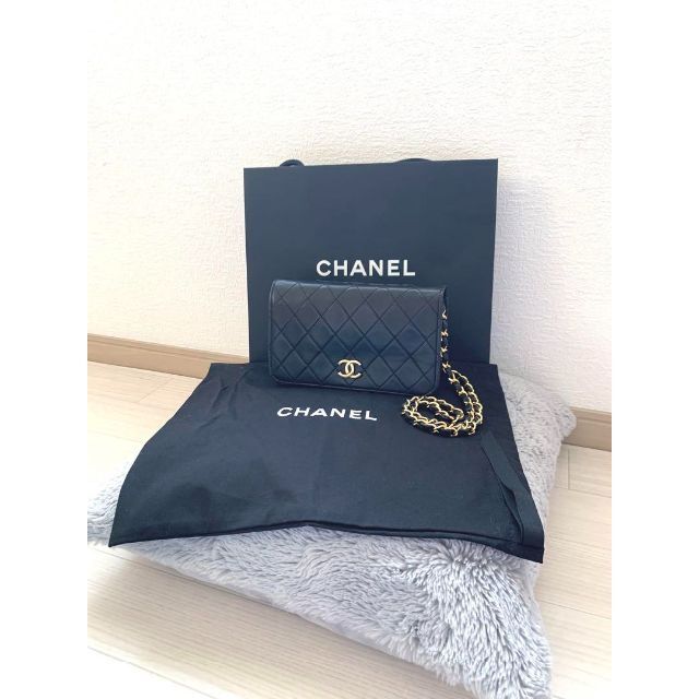 CHANEL(シャネル)のシャネル　CHANEL プッシュロック　ミニマトラッセチェーンショルダーバッグ レディースのバッグ(ショルダーバッグ)の商品写真