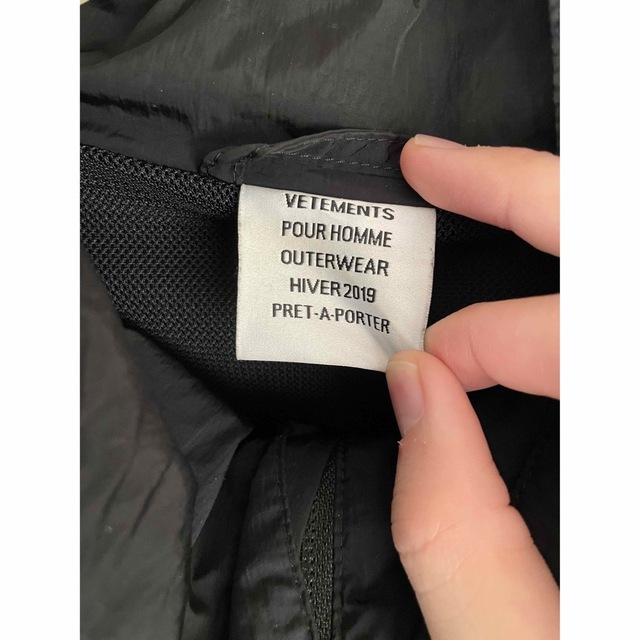 VETEMENTS(ヴェトモン)のvetements エンジェル　トラックジャケットS メンズのジャケット/アウター(ナイロンジャケット)の商品写真