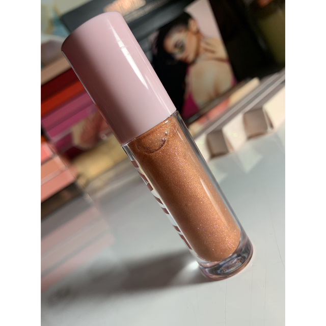 Kylie Cosmetics(カイリーコスメティックス)のKylie Cosmetics ハイグロス high gloss コスメ/美容のベースメイク/化粧品(リップグロス)の商品写真