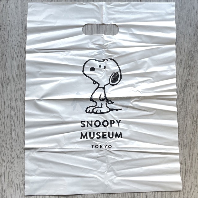 SNOOPY(スヌーピー)のスヌーピーミュージアム ショップ袋4枚 レディースのバッグ(ショップ袋)の商品写真