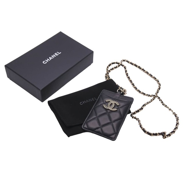【メーカー直売】 - CHANEL 新品同様 46714 中古 マトラッセ ココマーク ラムスキン ネックストラップ付き カードホルダー チェーンカードケース シャネル その他 【メーカー直売】 - CHANEL 新品同様 46714 中古 マトラッセ ココマーク ラムスキン ネックストラップ付き カードホルダー チェーンカードケース シャネル その他