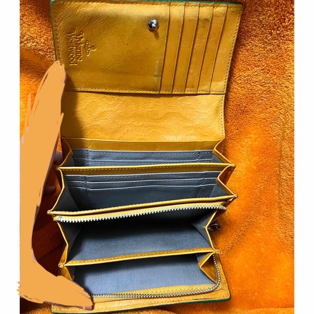 Vivienne Westwood(ヴィヴィアンウエストウッド)のVIVIENNE WESTWOOD(ヴィヴィアンウエストウッド) 二つ折り財布  レディースのファッション小物(財布)の商品写真