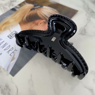 アレクサンドルドゥパリ(Alexandre de Paris)のAlexandre de Paris アレクサンドルドゥパリ　Mクリップ　新品(バレッタ/ヘアクリップ)