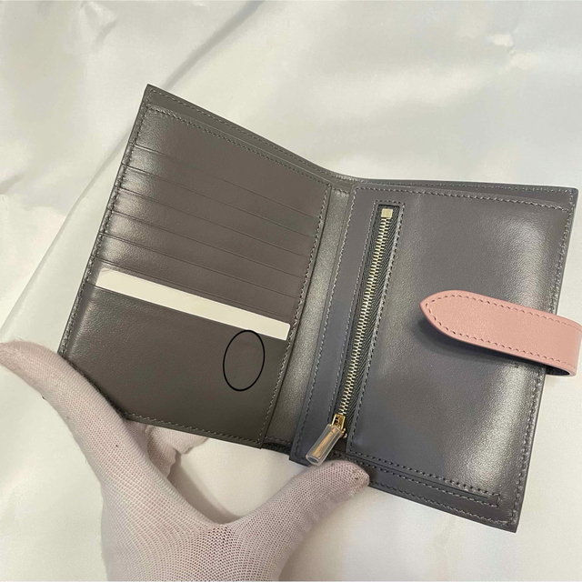 □ CELINE ミディアム ストラップウォレット グレインドカーフスキン