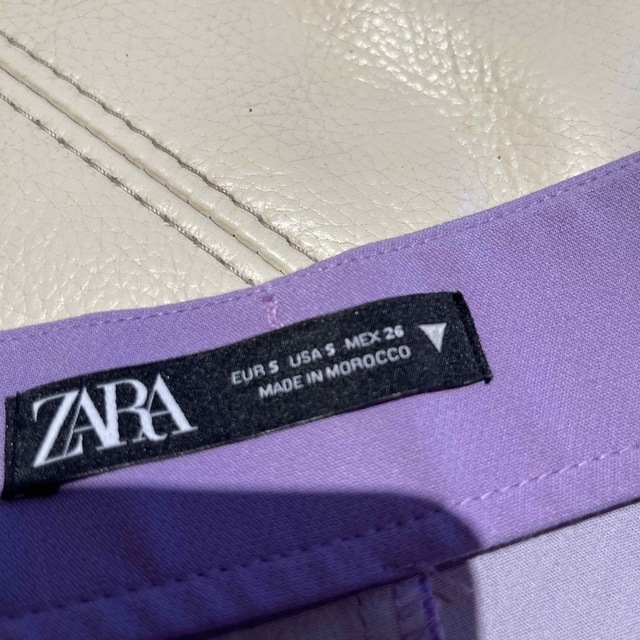 ZARA(ザラ)のZARA ザラ　ショートパンツ  紫　美品 レディースのパンツ(ショートパンツ)の商品写真