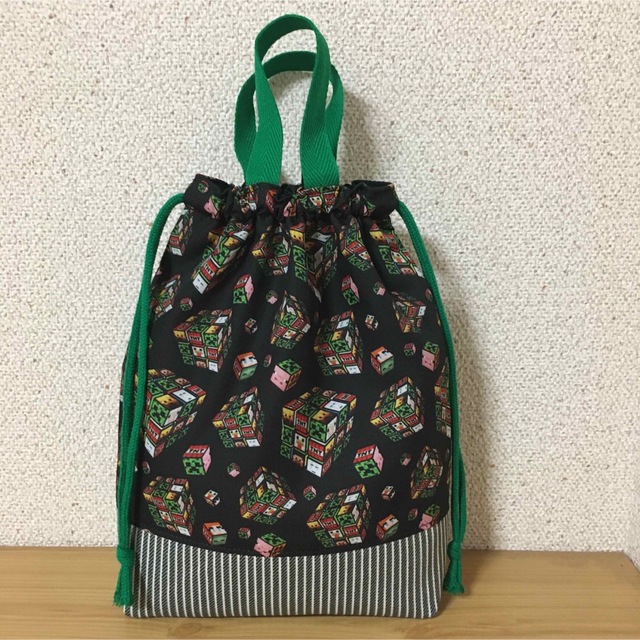 シューズ袋　巾着タイプ　上履き入れ　上靴袋　ハンドメイド　 キッズ/ベビー/マタニティのこども用バッグ(シューズバッグ)の商品写真