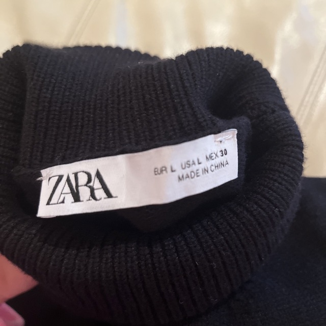 ZARA(ザラ)のZARA ザラ　黒　タートル　ニット　試着のみ レディースのトップス(ニット/セーター)の商品写真