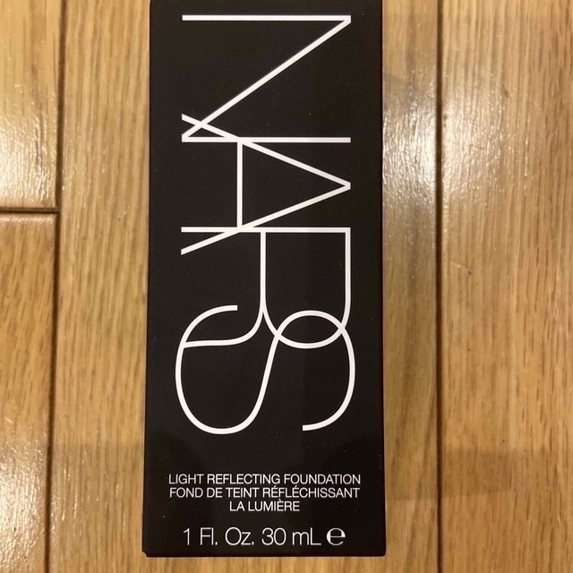 NARS(ナーズ)の新品　NARS ライトリフレクティング　ファンデーション 標準色　02174 コスメ/美容のベースメイク/化粧品(ファンデーション)の商品写真