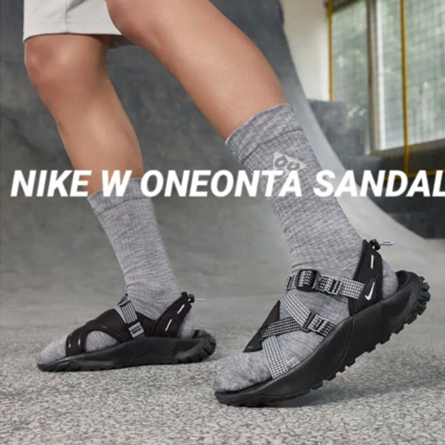 NIKE(ナイキ)の新品　ナイキ ウィメンズ オニオンタ サンダル レディースの靴/シューズ(サンダル)の商品写真