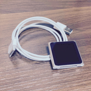 アイポッド(iPod)のiPod nano 第6世代 16GB（シルバー）(ポータブルプレーヤー)
