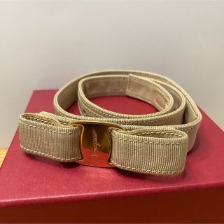 フェラガモ ヴァラ ベルト ベージュ
