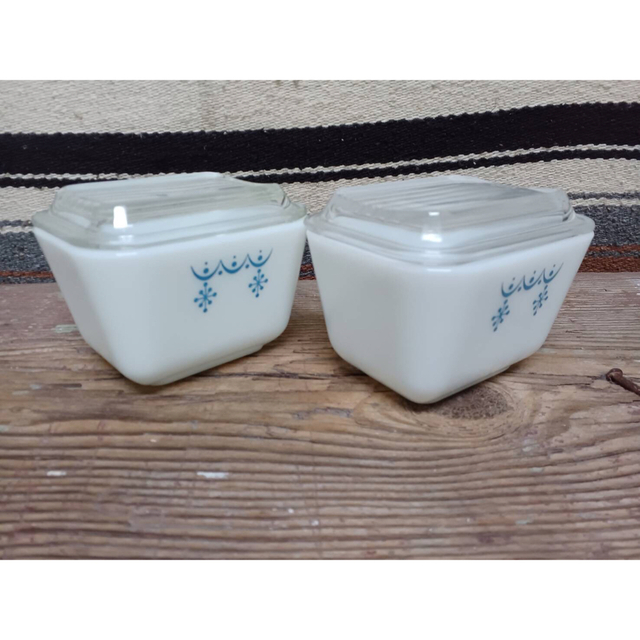 Pyrex(パイレックス)のneromama様専用　パイレックス レフリジレーター(S)スノーフレーク 2個 インテリア/住まい/日用品のキッチン/食器(容器)の商品写真