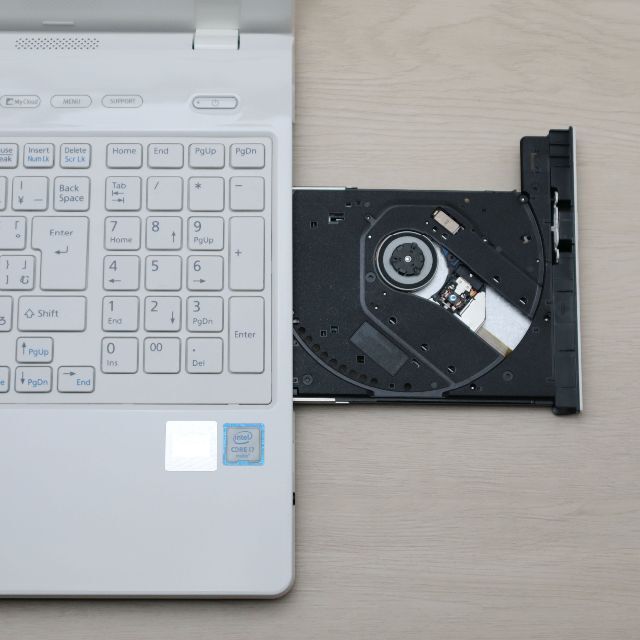 高性能Core-i7搭載 ノートパソコン キズ少なめ&人気カラーでおすすめ
