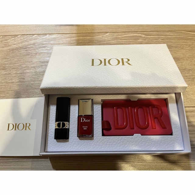 Dior(ディオール)のディオール　バースデイプレゼント　シルバー会員　新品未使用 エンタメ/ホビーのコレクション(ノベルティグッズ)の商品写真