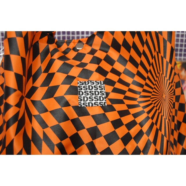 SSD　ワープ　幾何学模様ショルダーバッグ:オレンジ×ブラック レディースのバッグ(ショルダーバッグ)の商品写真