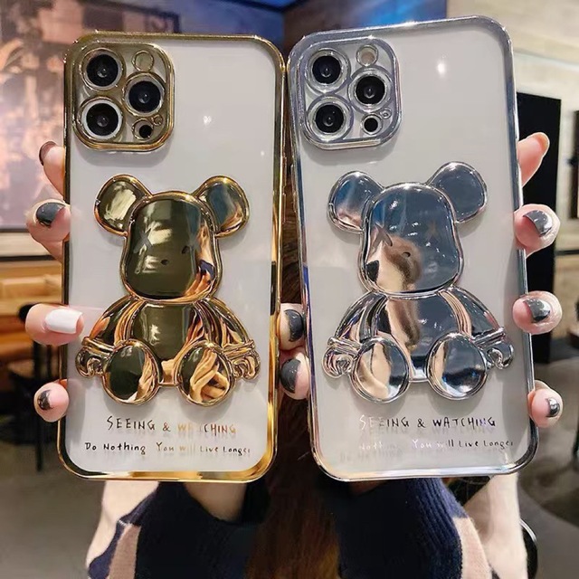 iPhone11ケース　熊　くま　クマ　ゴールド　iPhoneケース　韓国人気 スマホ/家電/カメラのスマホアクセサリー(iPhoneケース)の商品写真