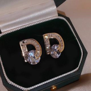 Dラインピアス ゴールド CDダイヤ 韓国 結婚式 高見DIORロゴ プレゼント(ピアス)