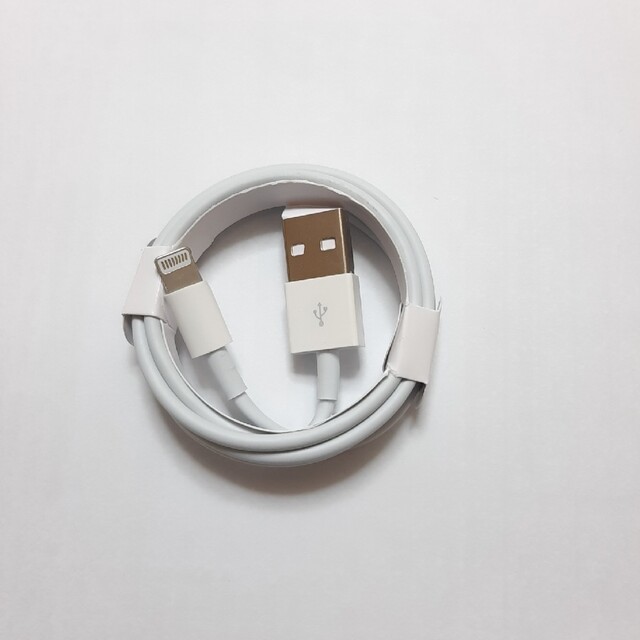 iPhone ライトニングケーブル　1本 新品 USB 充電器 純正品質 スマホ/家電/カメラのスマートフォン/携帯電話(バッテリー/充電器)の商品写真