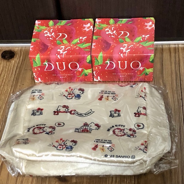 DUO クレンジングバーム　あまおう2個　キティポーチ