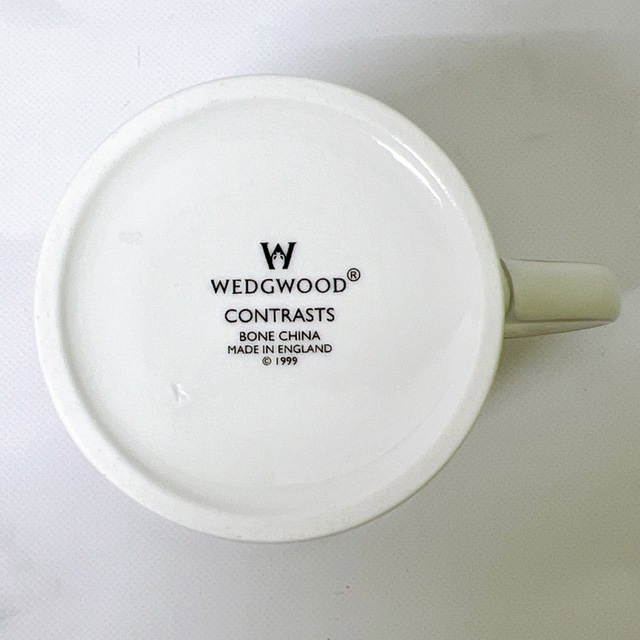 WEDGWOOD(ウェッジウッド)の【美品】Wedgwood ウェッジウッド コントラスト マグカップ インテリア/住まい/日用品のキッチン/食器(グラス/カップ)の商品写真