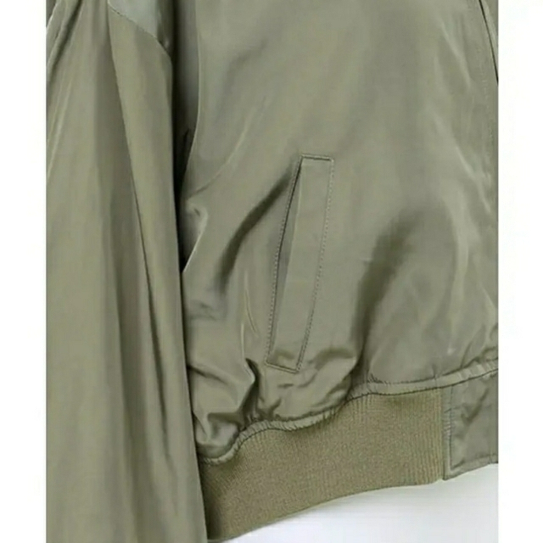 INGNI(イング)のイング　タグ付き　クロップド丈MA-1 レディースのジャケット/アウター(ブルゾン)の商品写真