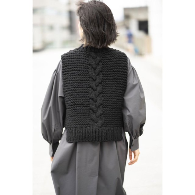 HTKE新品★ケーブルニットCABLE-KNIT CROPPED VEST