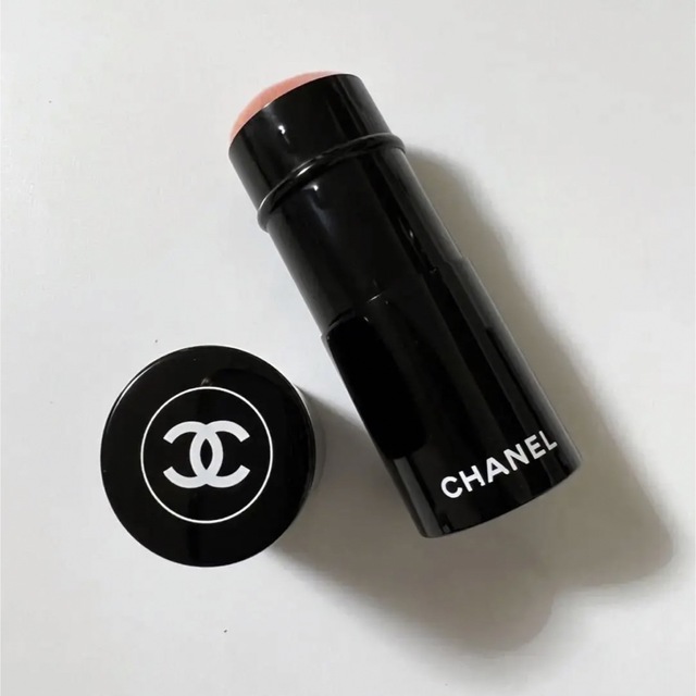 CHANEL(シャネル)のCHANEL パウダーブラシ チークブラシ パンソー カブキブラシ N°108 コスメ/美容のメイク道具/ケアグッズ(チーク/フェイスブラシ)の商品写真