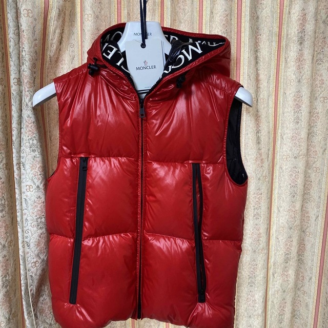 MONCLER(モンクレール)のモンクレール　ダウンベスト　サイズ0 メンズのジャケット/アウター(ダウンベスト)の商品写真