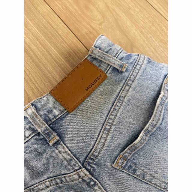 moussy(マウジー)のMOUSSY PLAIN JEANS STRAIGHT レディースのパンツ(デニム/ジーンズ)の商品写真