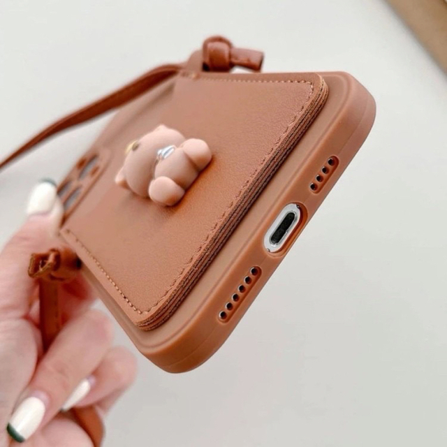 2002☆iPhone14pro スマホショルダー カードポケット くま iPhone13 チェキ 定期券入れ クリアケース カードケース付き