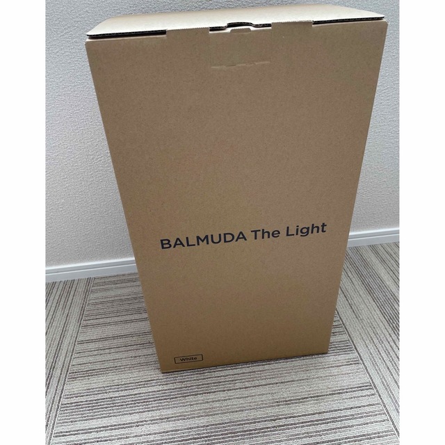 BALMUDA(バルミューダ)の新品未使用　BALMUDA The Light バルミューダ　ザライト(白) インテリア/住まい/日用品のライト/照明/LED(テーブルスタンド)の商品写真