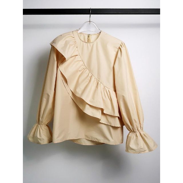 ma様専用出品 blouse ベージュ レディースのトップス(シャツ/ブラウス(長袖/七分))の商品写真