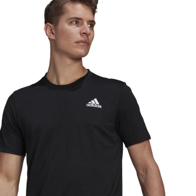 adidas(アディダス)の【新品タグ付き】アディダス★吸汗速乾 半袖Ｔシャツ★4,389円の品【黒XO】 メンズのトップス(Tシャツ/カットソー(半袖/袖なし))の商品写真