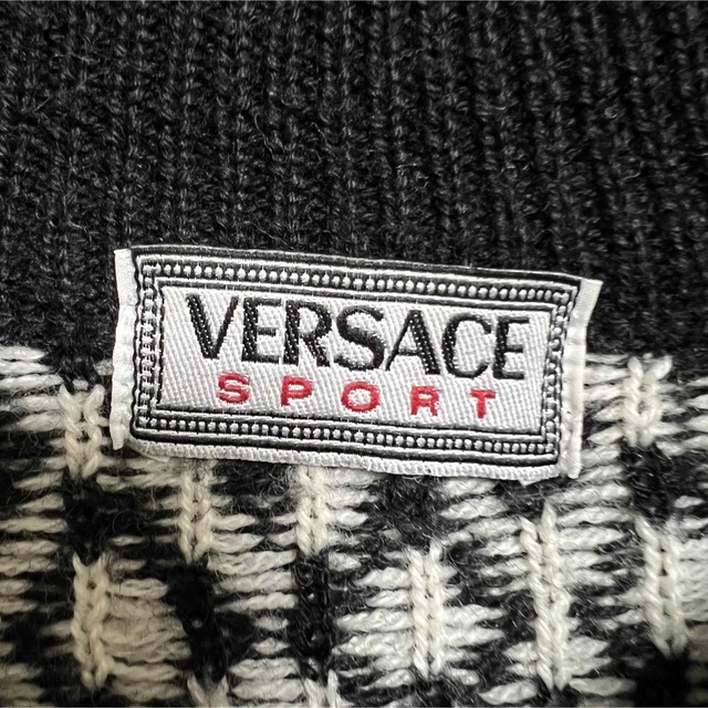 VERSACE(ヴェルサーチ)のVINTAGE VERSACE SPORT メンズのトップス(ニット/セーター)の商品写真
