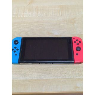 ニンテンドースイッチ(Nintendo Switch)のqaz様専用　早いもの勝ちです★NintendoSwitch　レッド＆ブルー　(家庭用ゲーム機本体)