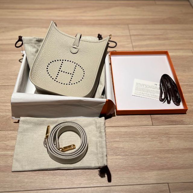 【正規販売店】 ミニ TPM 【新品】エルメス - Hermes エブリン ホワイト ゴールド金具 ベトン ショルダーバッグ 【正規販売店】 ミニ TPM 【新品】エルメス - Hermes エブリン ホワイト ゴールド金具 ベトン ショルダーバッグ