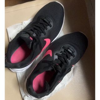 ナイキ(NIKE)のNIKE FLYEASE 23.5(スニーカー)