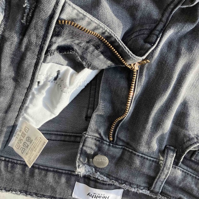 Healthy DENIM(ヘルシーデニム)のヘルシーデニムhealthydenim24Hsaltグレー レディースのパンツ(デニム/ジーンズ)の商品写真