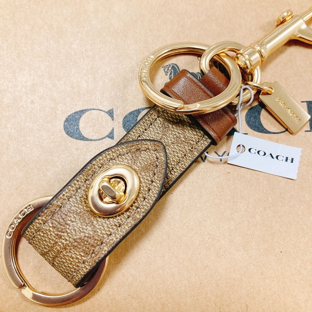 COACH チャーム 大人気！！ シグネチャートリガースナップ キーリング 新品