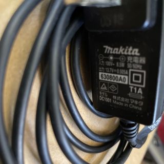 マキタ(Makita)のマキタ　CL1001 掃除機用充電器(掃除機)