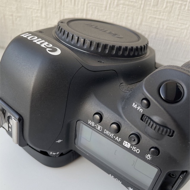 Canon キャノン 一眼レフカメラ EOS 5Dmark4 ボディ+バッテリー Canon キャノン 一眼レフカメラ EOS 5Dmark4 ボディ+バッテリー
