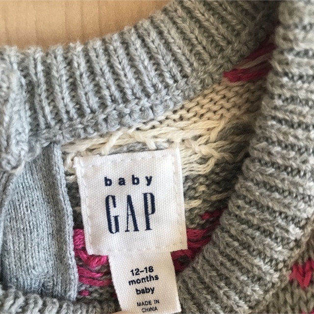 babyGAP(ベビーギャップ)のベビーギャップ　ニットワンピース　80cm 女の子　GAP キッズ/ベビー/マタニティのベビー服(~85cm)(ワンピース)の商品写真