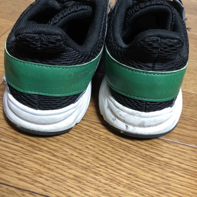 adidas(アディダス)のadidasスニーカー24cm キッズ/ベビー/マタニティのキッズ靴/シューズ(15cm~)(スニーカー)の商品写真